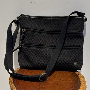 The Sak Textured Black Quilted Crossbody Bag 2 front Zip Pockets EUC Adj Strap
